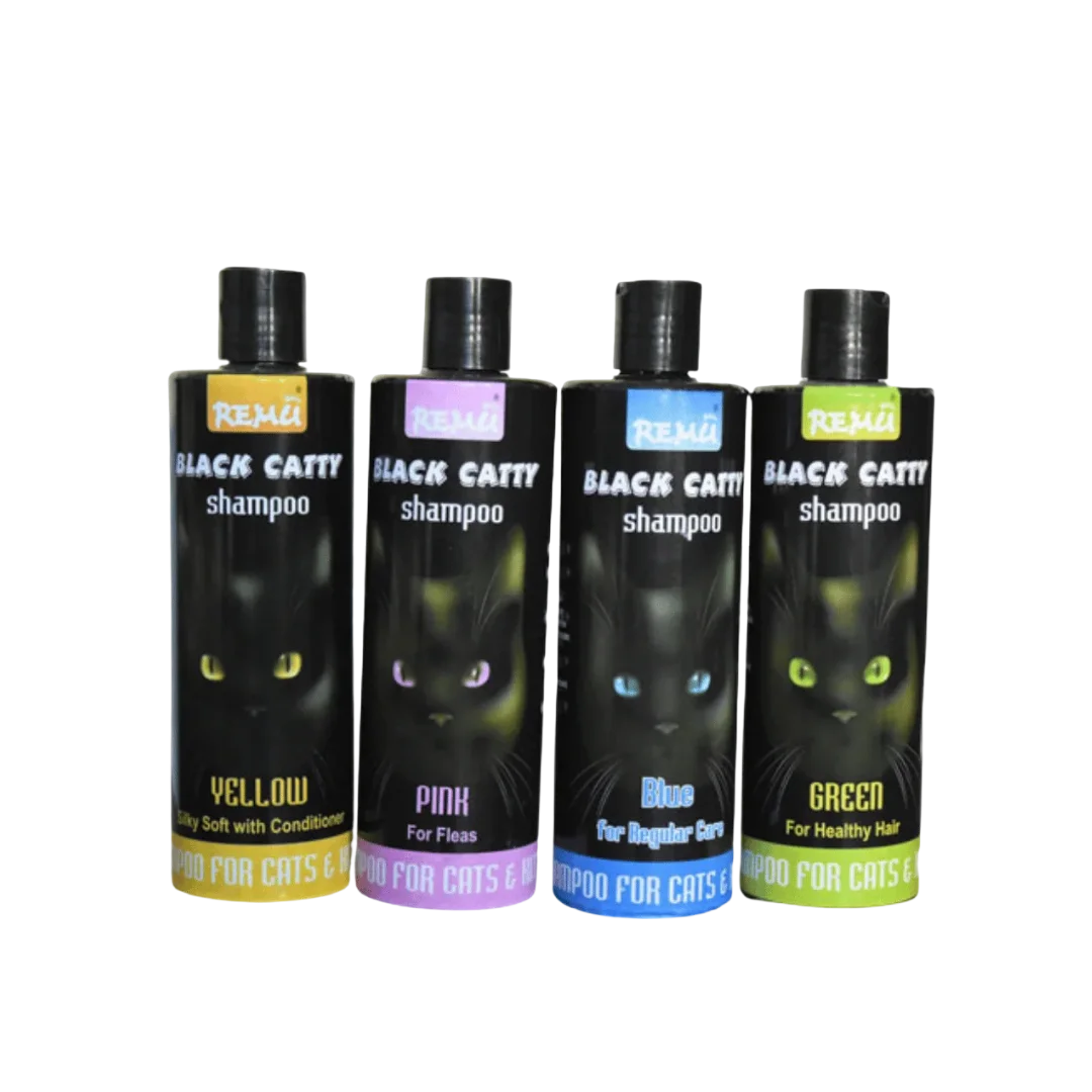 Pet grooming shampoo available at the best pet shop in Lahore – Paws and Pals, keeping pets clean, healthy, and happy